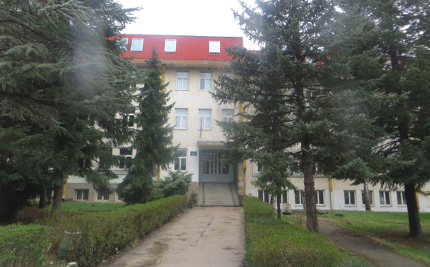 Гимназија чека Вербића